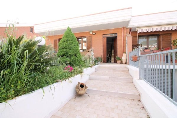 casa indipendente in vendita a Termoli