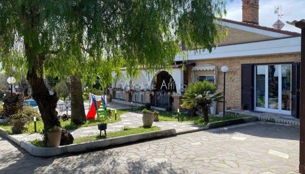 casa indipendente in vendita a Termoli