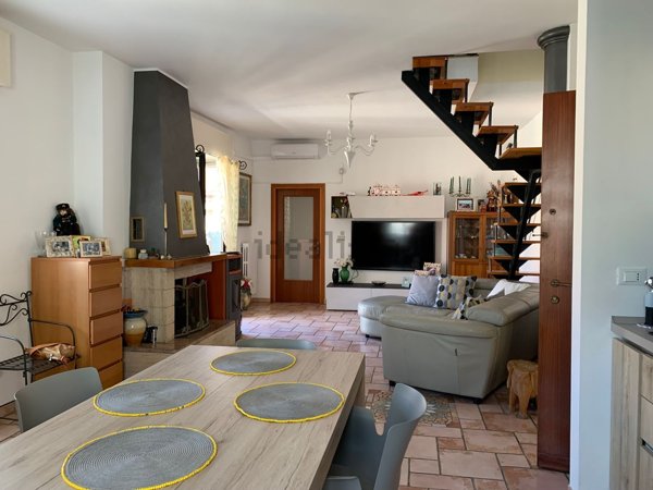 casa indipendente in vendita a Termoli