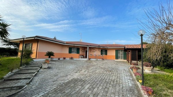 casa indipendente in vendita a Termoli