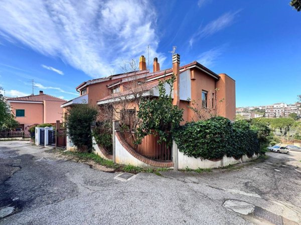 casa indipendente in vendita a Termoli