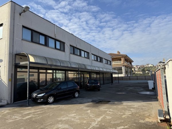 locale commerciale in vendita a Termoli