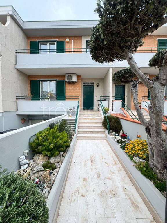casa indipendente in vendita a Termoli