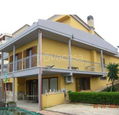 casa indipendente in vendita a Termoli