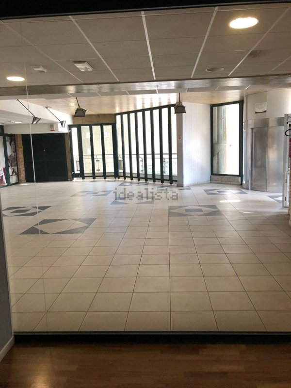 locale commerciale in vendita a Termoli