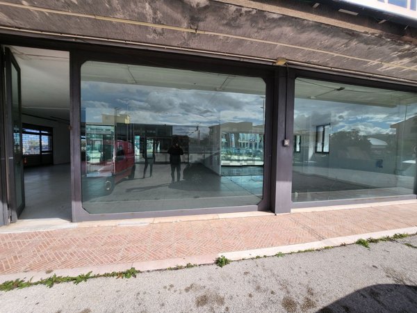 locale commerciale in vendita a Termoli