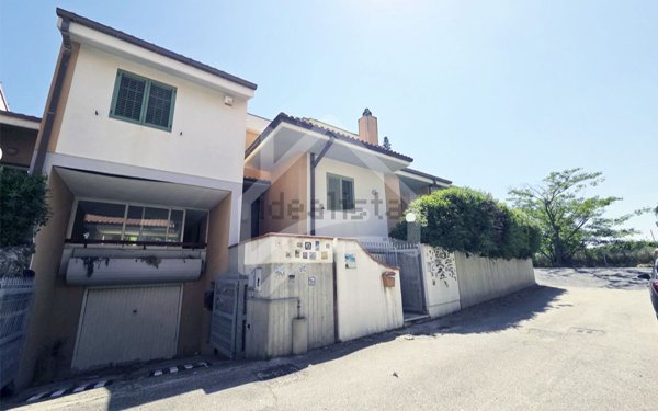 casa indipendente in vendita a Termoli