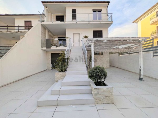 casa indipendente in vendita a Termoli