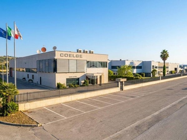 locale commerciale in vendita a Termoli