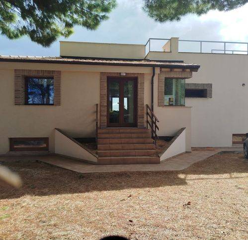 casa indipendente in vendita a Termoli