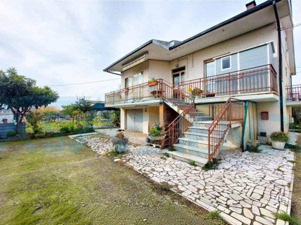 casa indipendente in vendita a Termoli