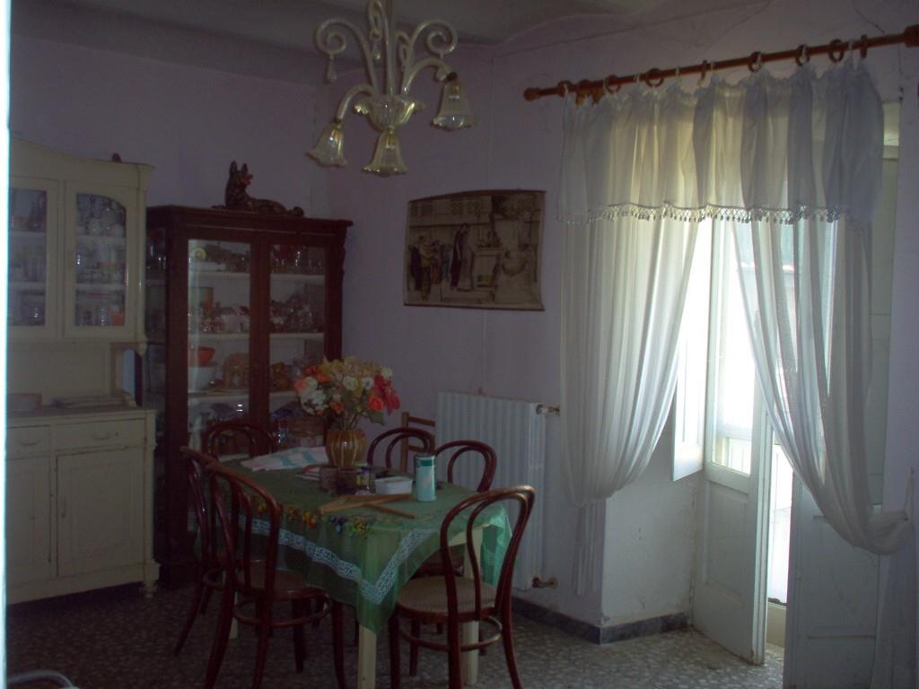 casa indipendente in vendita a Toro