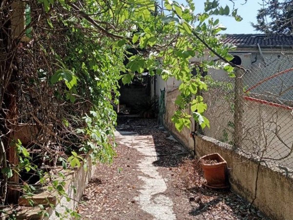 casa indipendente in vendita a Toro