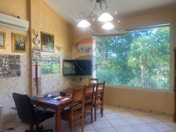 casa indipendente in vendita a Toro
