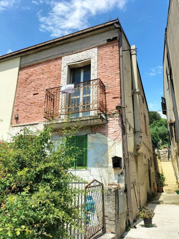 casa semindipendente in vendita a Toro