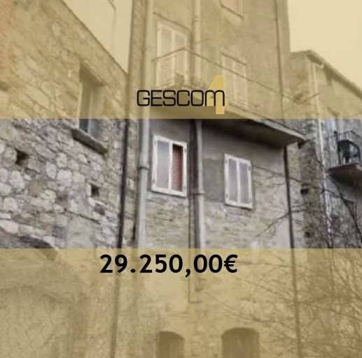 casa indipendente in vendita a Toro