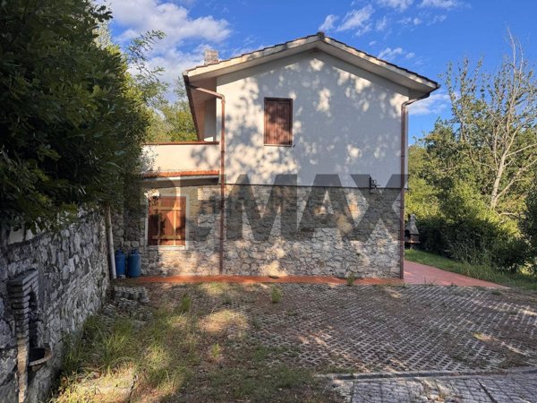 casa indipendente in vendita a Trivento