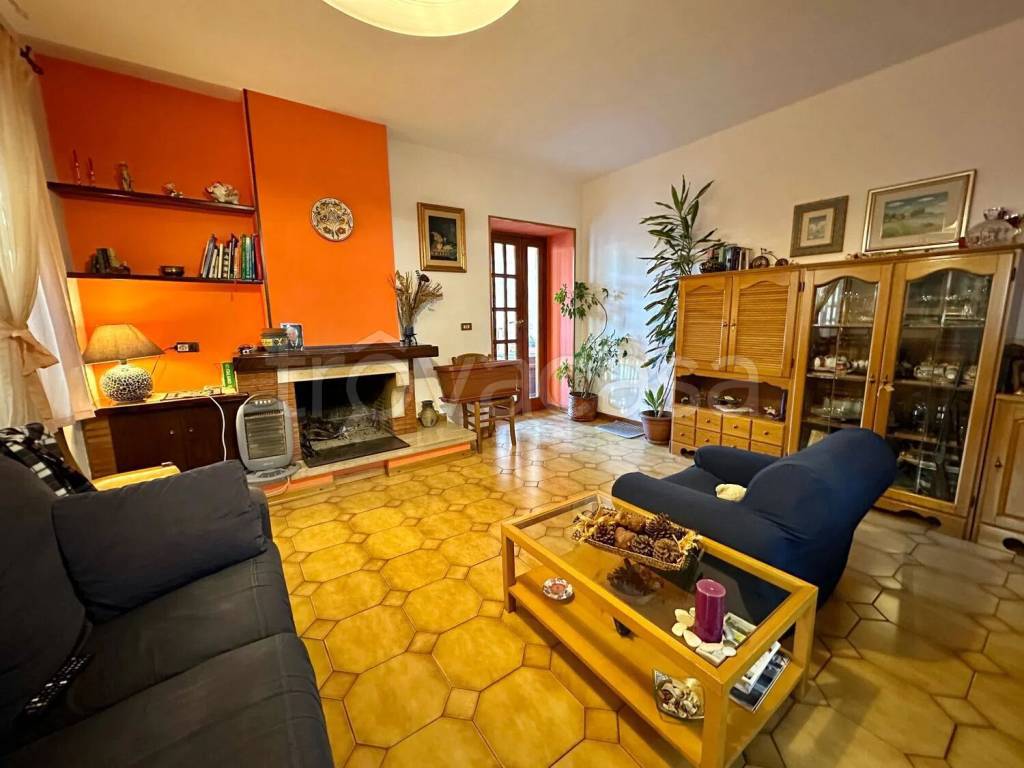 casa indipendente in vendita a Tufara