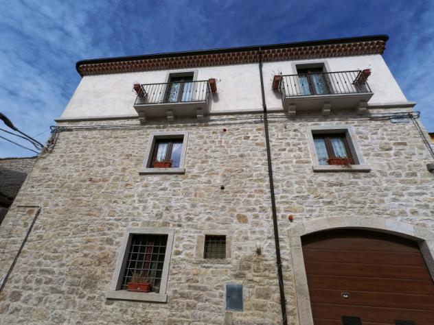 casa indipendente in vendita a Vinchiaturo