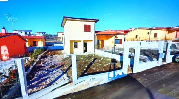 casa indipendente in vendita a Vinchiaturo