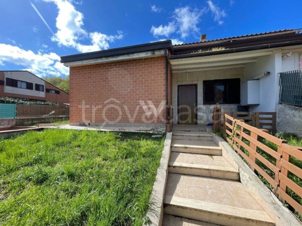 casa indipendente in vendita a Vinchiaturo