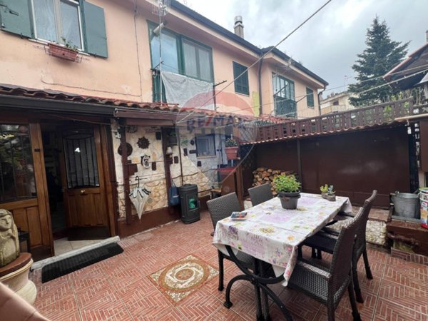 casa semindipendente in vendita a Vinchiaturo