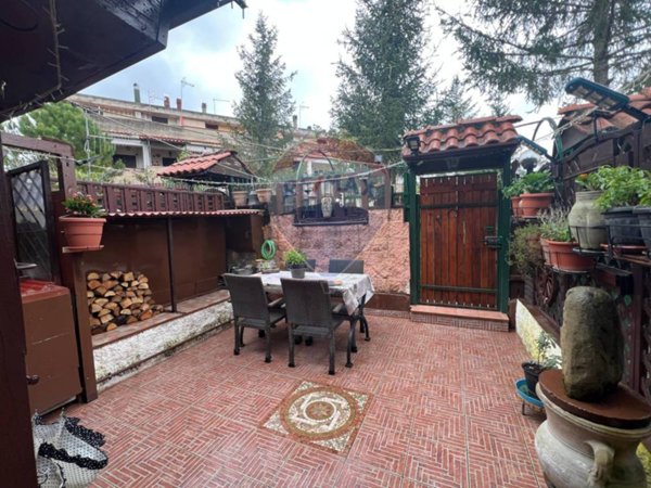 casa indipendente in vendita a Vinchiaturo