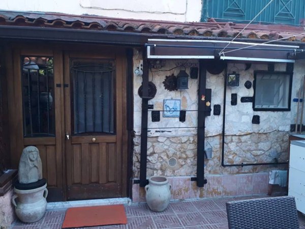 casa indipendente in vendita a Vinchiaturo