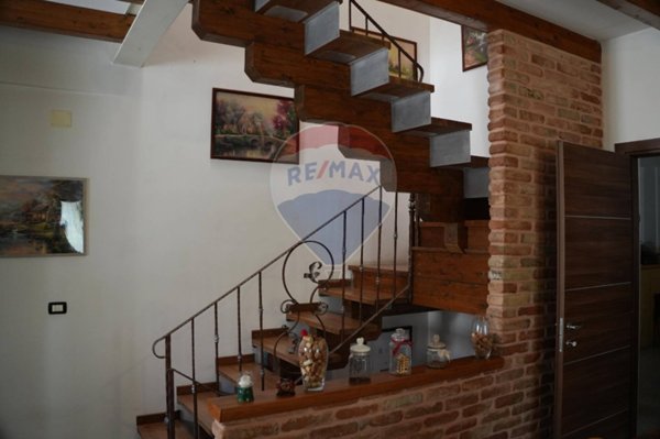 casa indipendente in vendita a Vinchiaturo