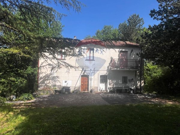 casa indipendente in vendita a Vinchiaturo