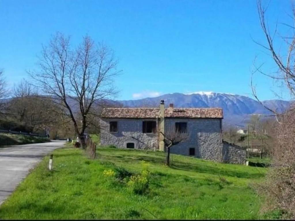 casa indipendente in vendita a Vinchiaturo