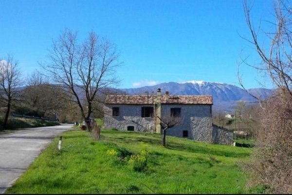 casa indipendente in vendita a Vinchiaturo
