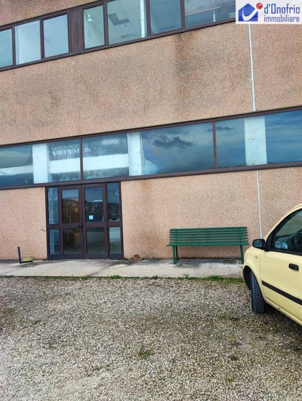 negozio in vendita a Vinchiaturo