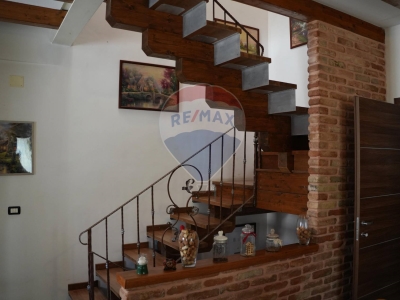 casa indipendente in vendita a Vinchiaturo