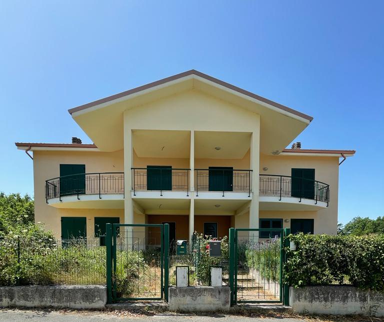 casa indipendente in vendita a Vinchiaturo