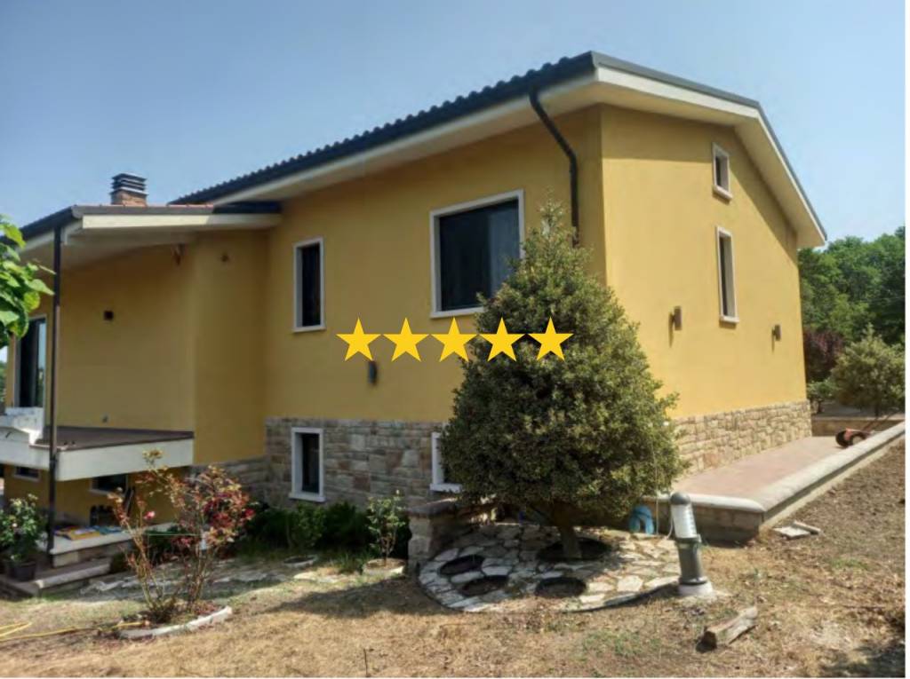 casa indipendente in vendita a Vinchiaturo