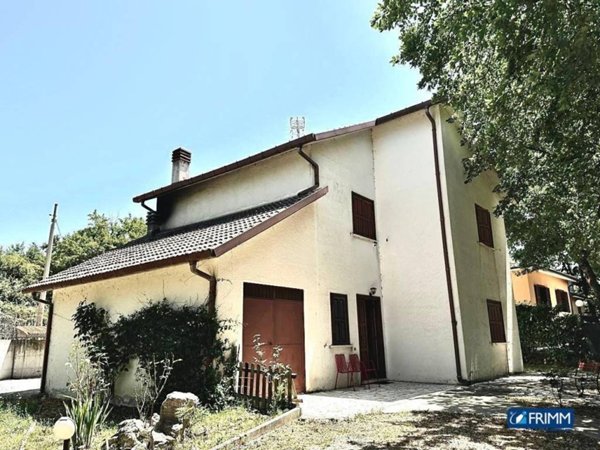 casa indipendente in vendita a Vinchiaturo