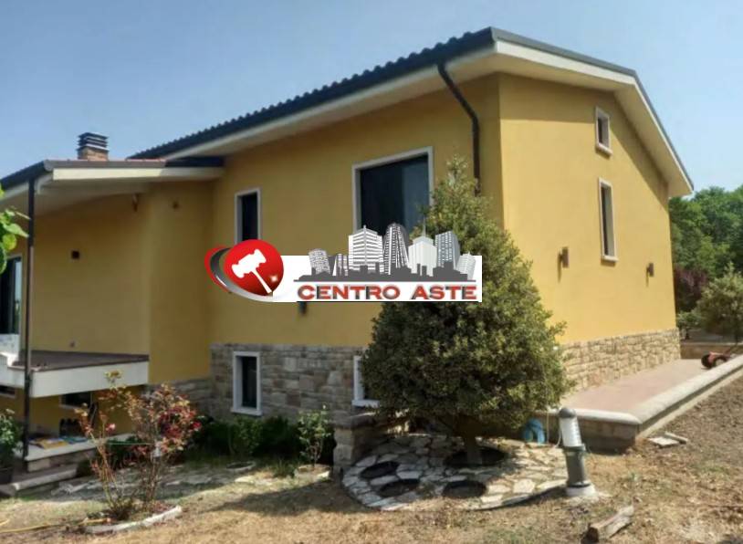 casa indipendente in vendita a Vinchiaturo