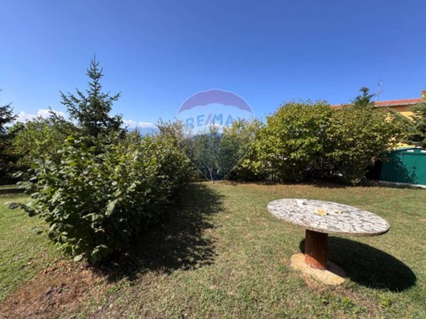 casa indipendente in vendita a Vinchiaturo