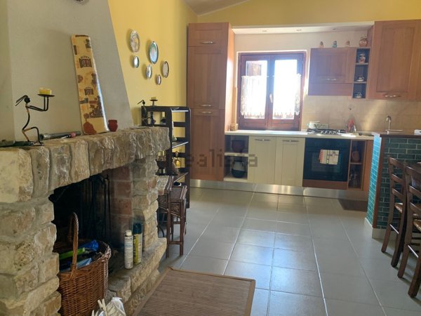 casa indipendente in vendita a Vinchiaturo