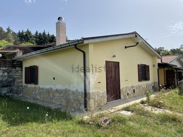 casa indipendente in vendita a Vinchiaturo
