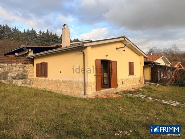 casa indipendente in vendita a Vinchiaturo