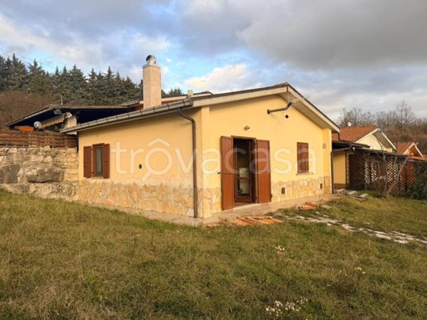 casa indipendente in vendita a Vinchiaturo