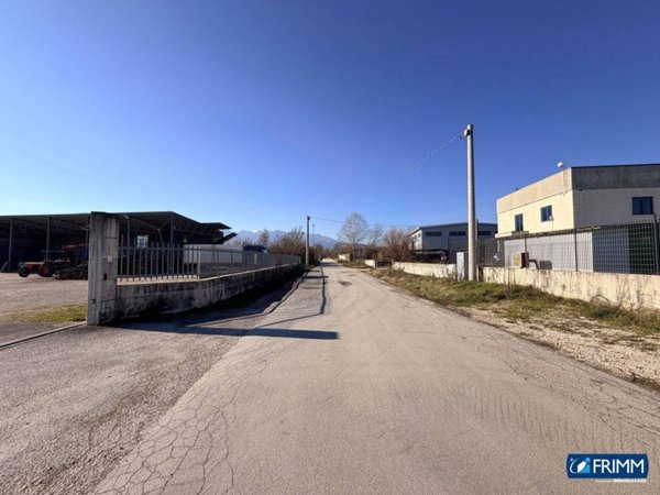 negozio in vendita a Vinchiaturo