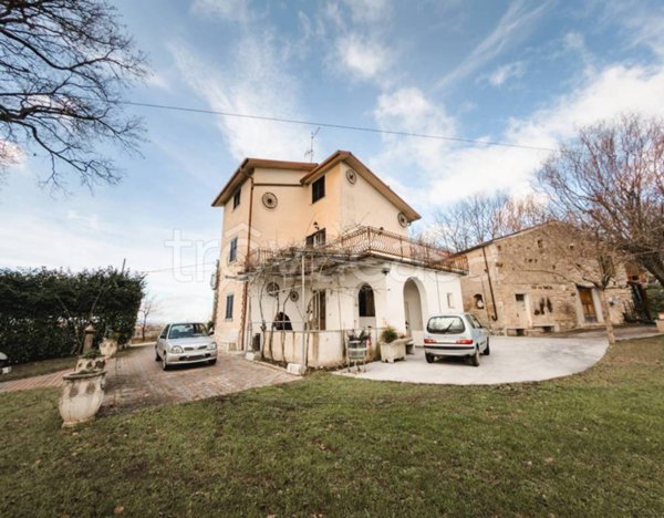 casa indipendente in vendita a Vinchiaturo