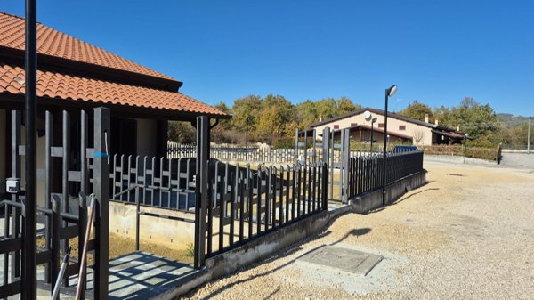 casa indipendente in vendita a Vinchiaturo