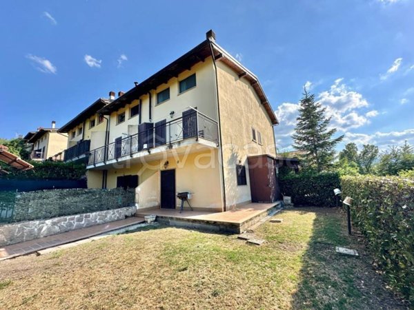 casa indipendente in vendita a Vinchiaturo