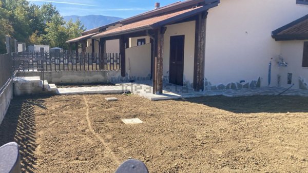 casa indipendente in vendita a Vinchiaturo