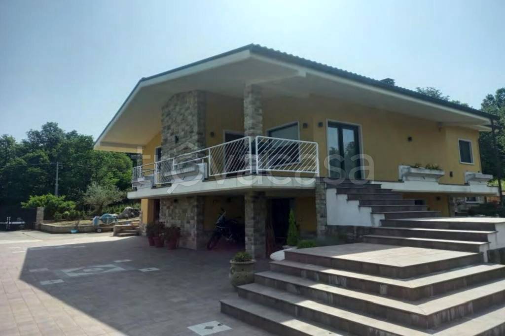 casa indipendente in vendita a Vinchiaturo