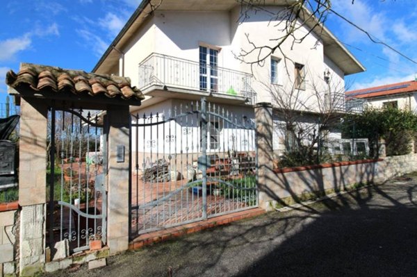 casa indipendente in vendita a Vinchiaturo
